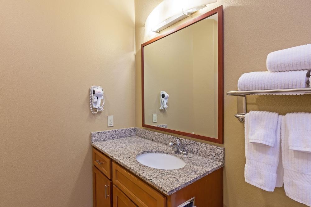 Candlewood Suites Deer Park By Ihg Exterior photo