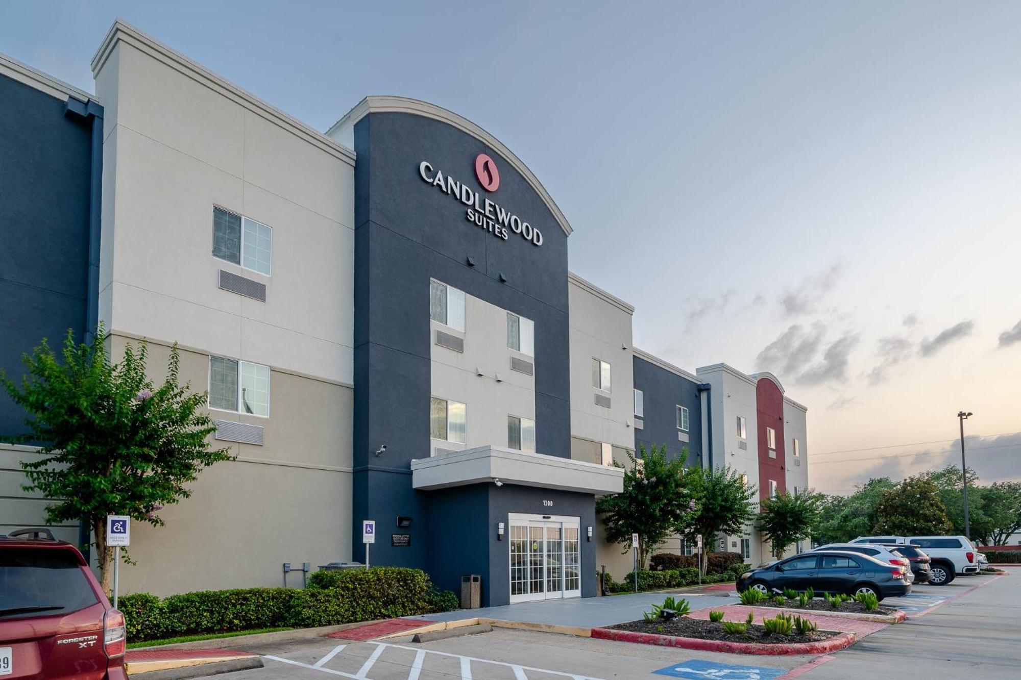 Candlewood Suites Deer Park By Ihg Exterior photo