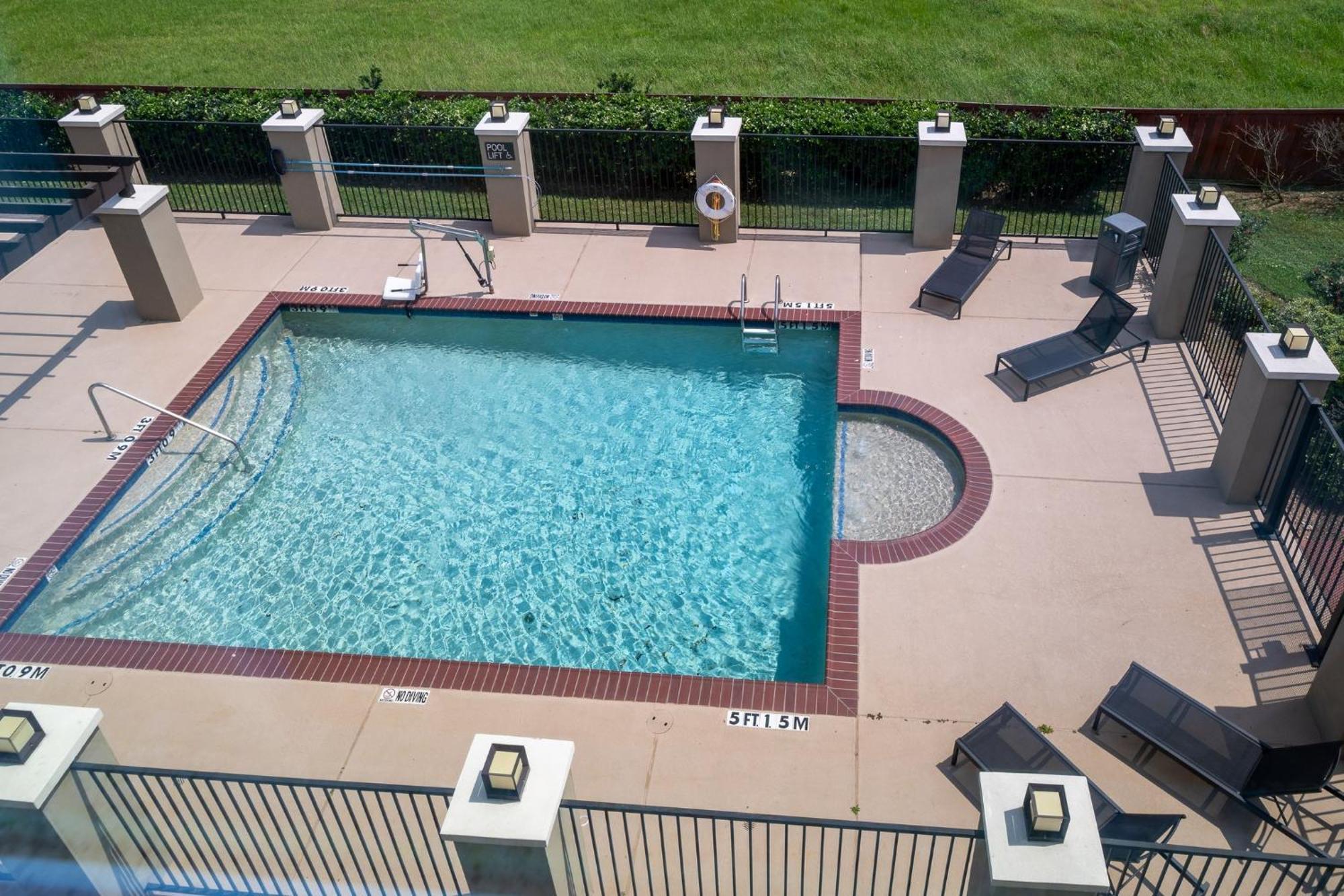 Candlewood Suites Deer Park By Ihg Exterior photo
