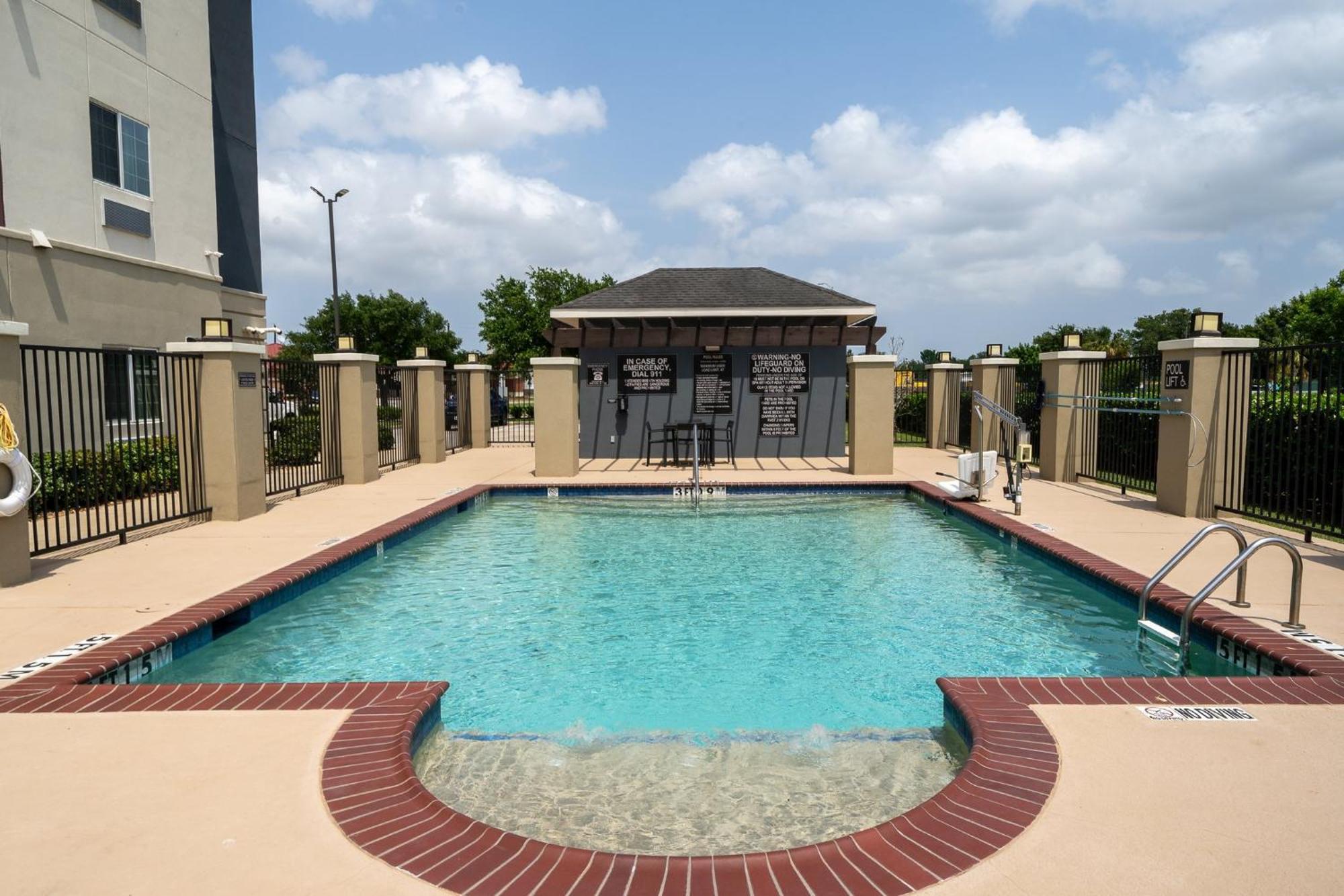Candlewood Suites Deer Park By Ihg Exterior photo